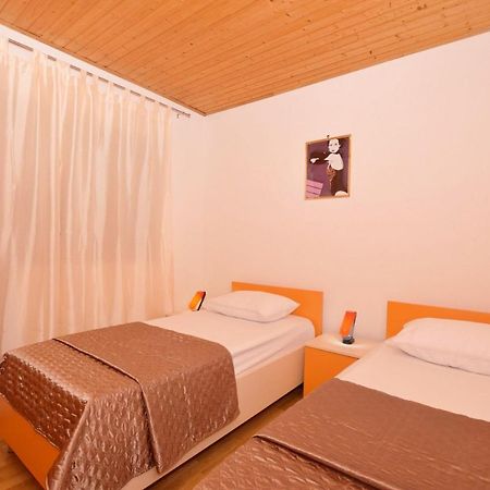 Apartments Andrija Pirovac Buitenkant foto