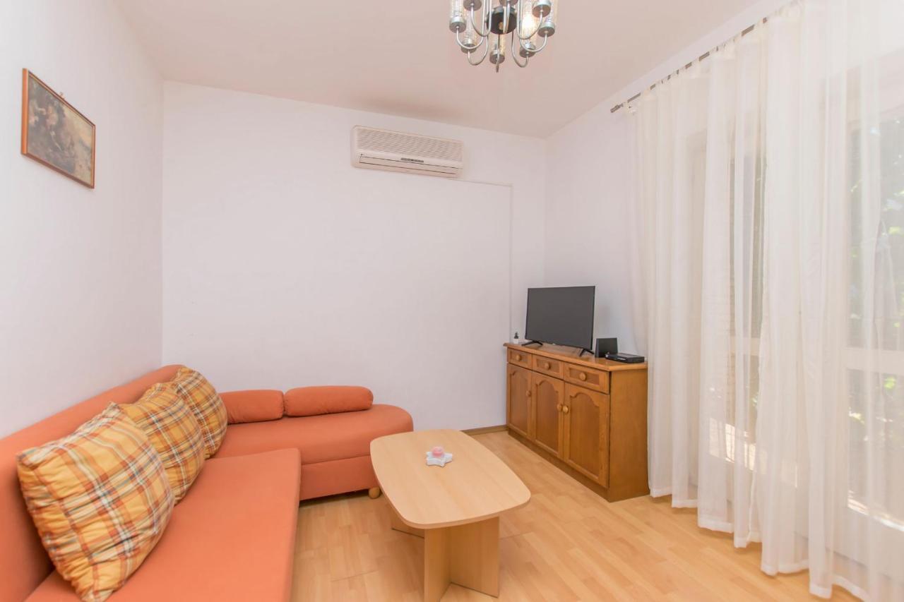 Apartments Andrija Pirovac Buitenkant foto